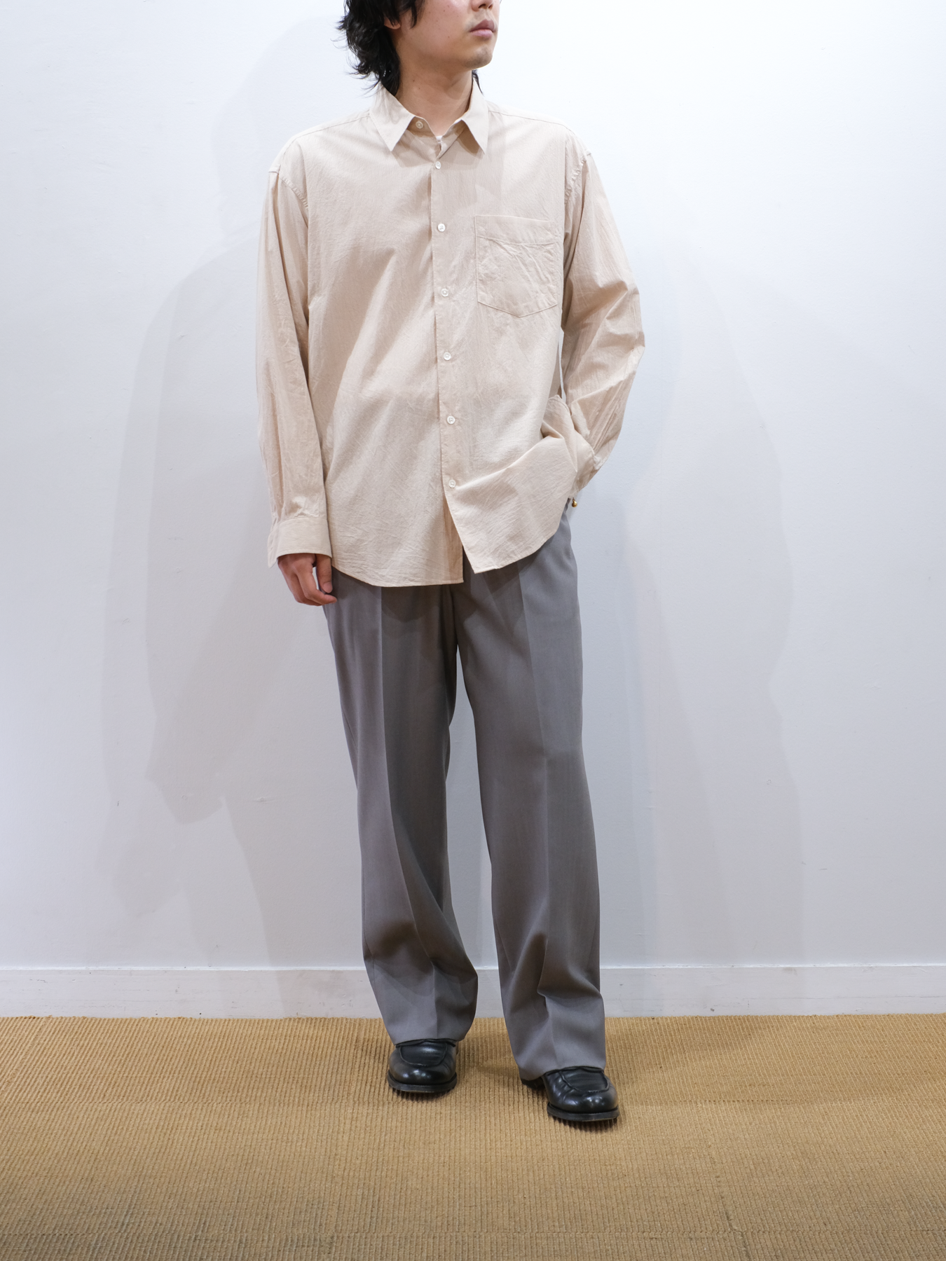 Model 170cm size L color LIGHT GRAY着用