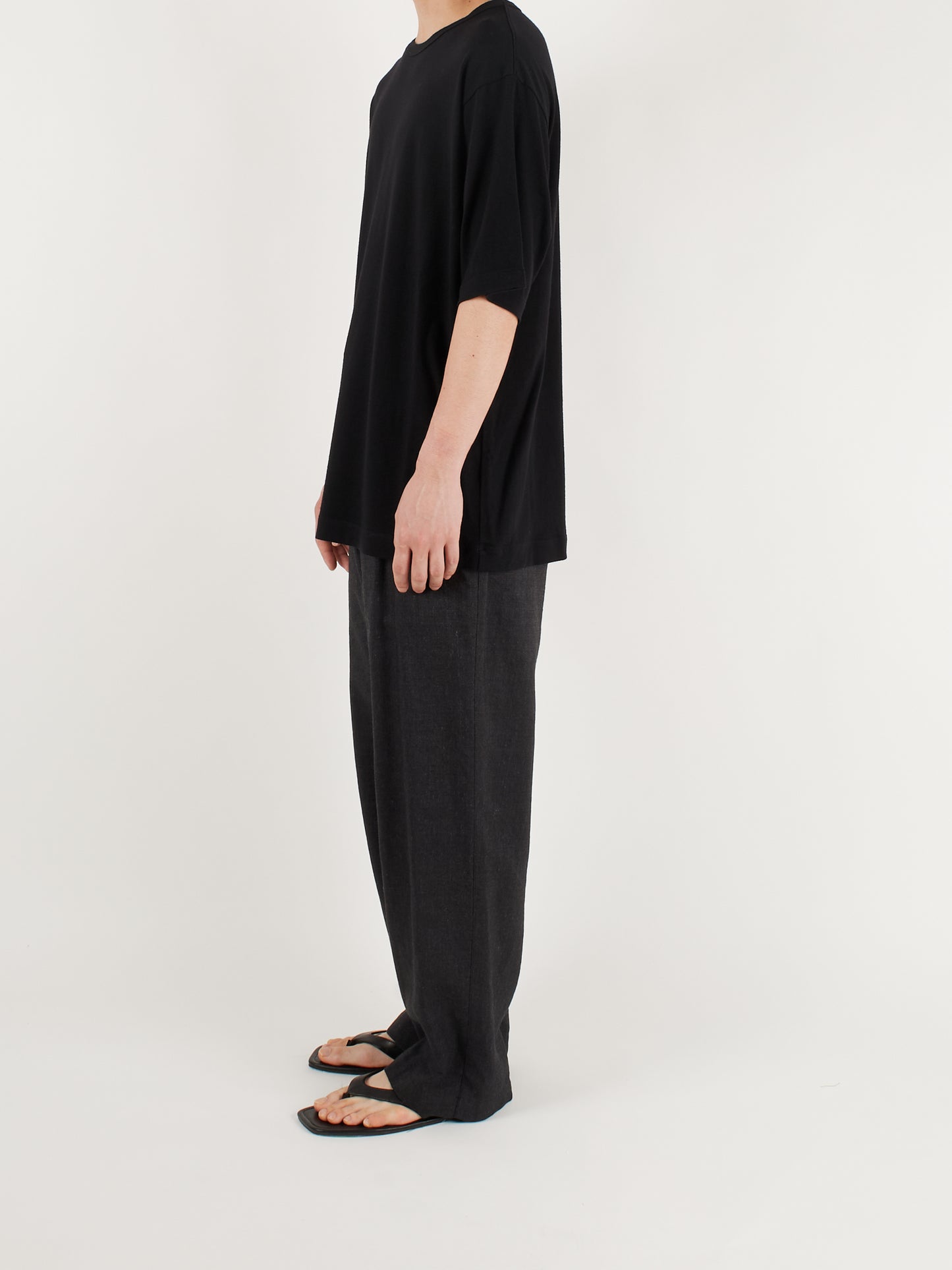 Model 176cm/62kg size M color BLACK着用