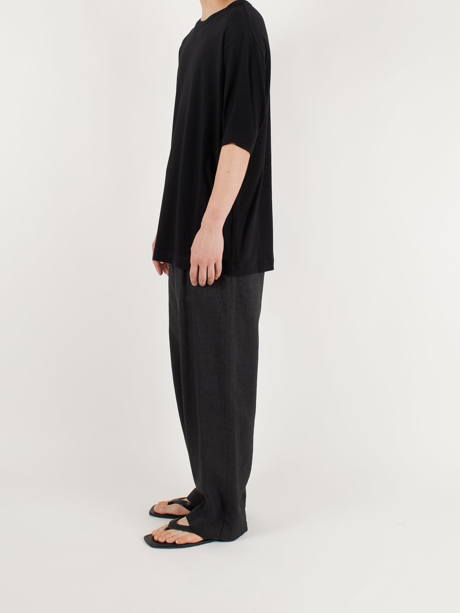 Model 176cm/62kg size M color BLACK着用