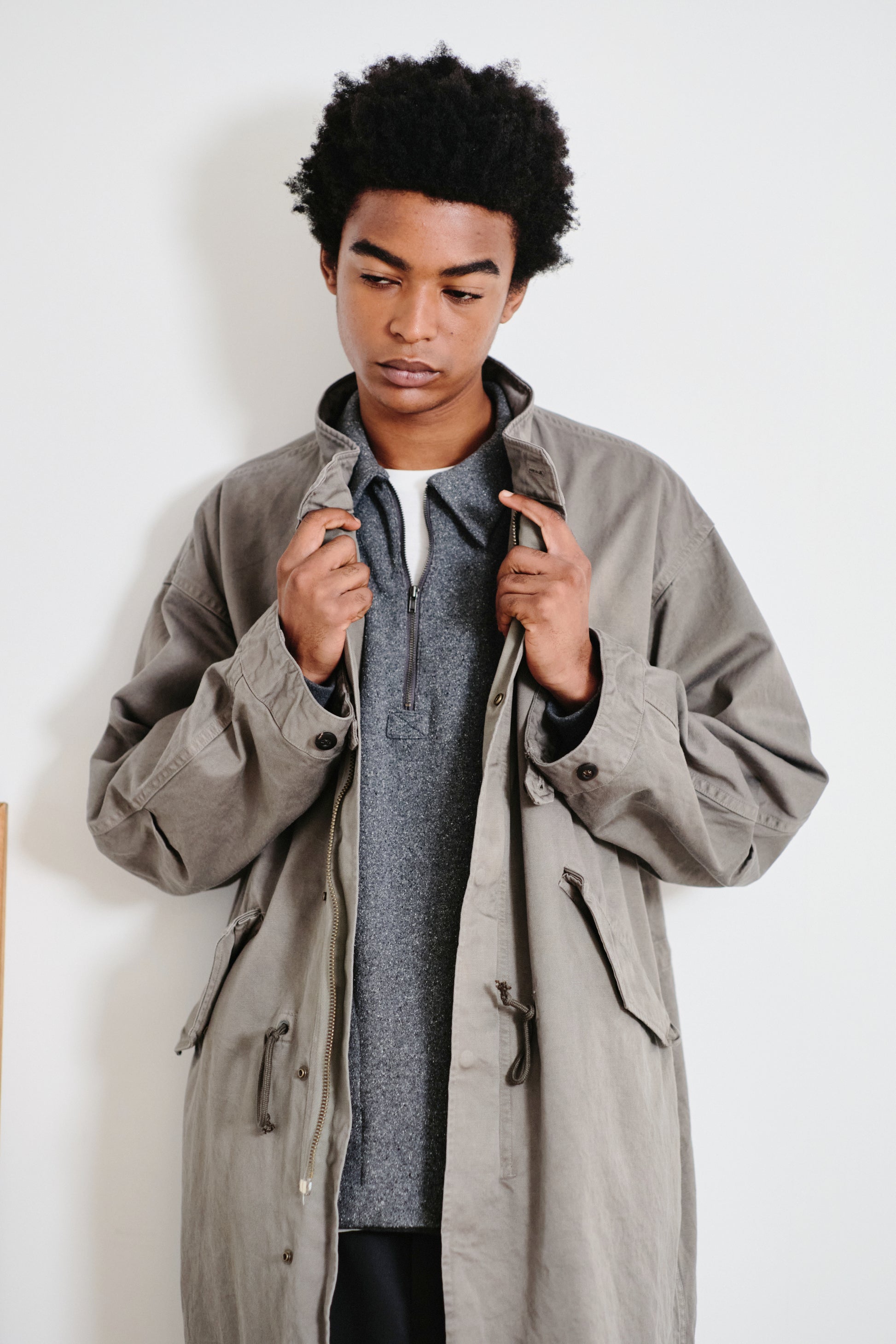 Model 184cm size L color TOP GRAY着用