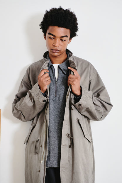 Model 184cm size L color TOP GRAY着用