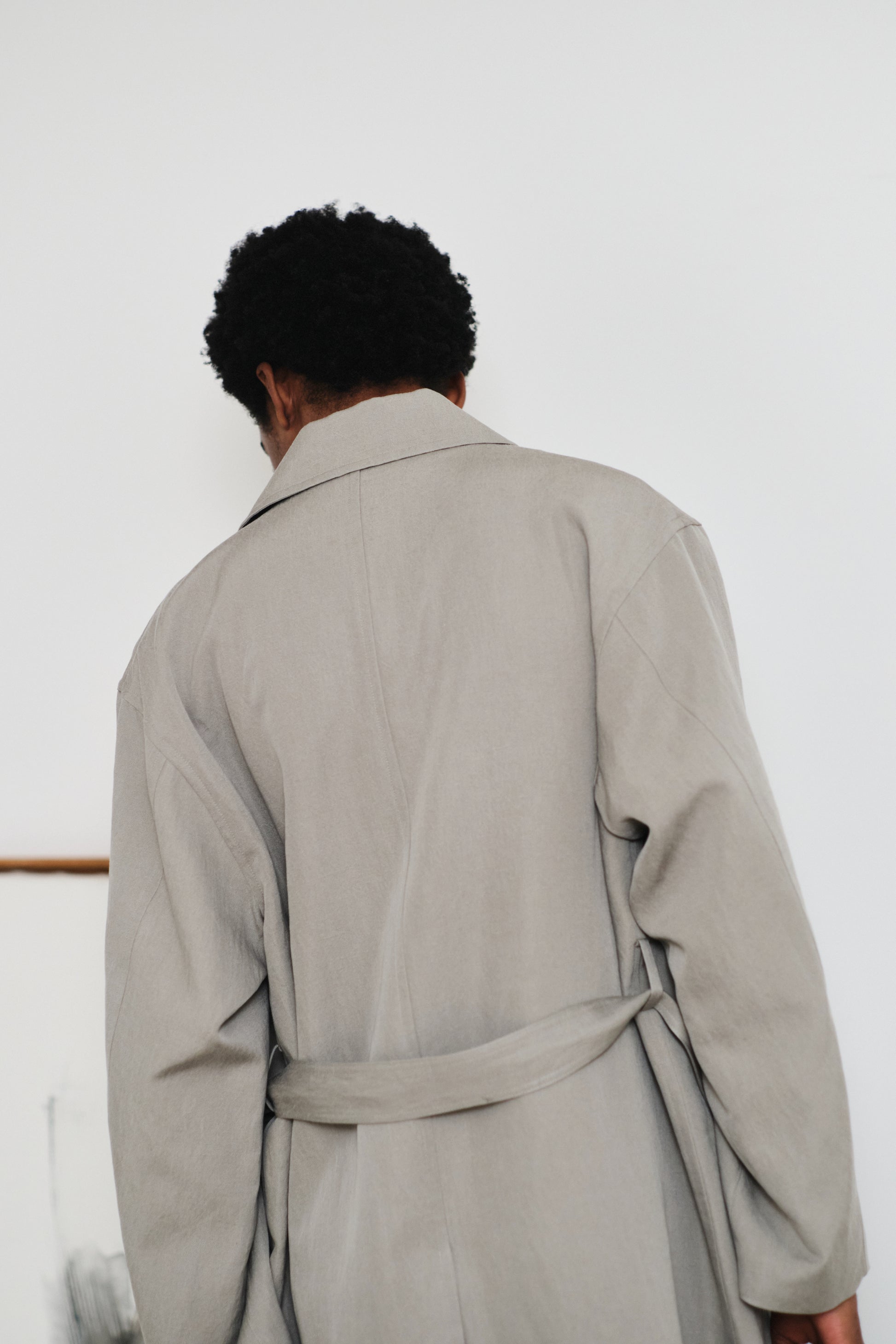 Model 184cm size L color ICE GRAY着用