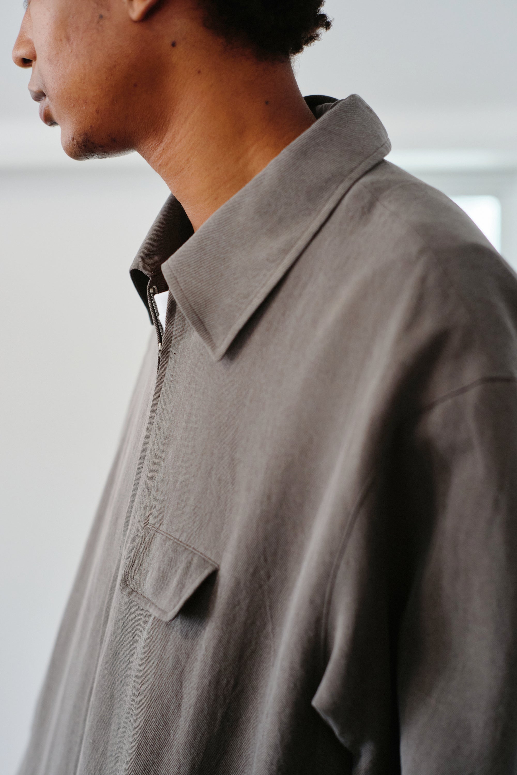 SILK/LINEN FADED GABARDINE ZIP BLOUSON｜HAZE GRAY – Cornier