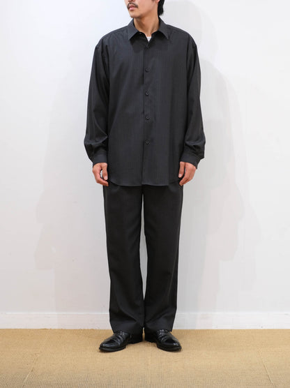 Model 175cm size M color CHARCOAL STRIPE着用