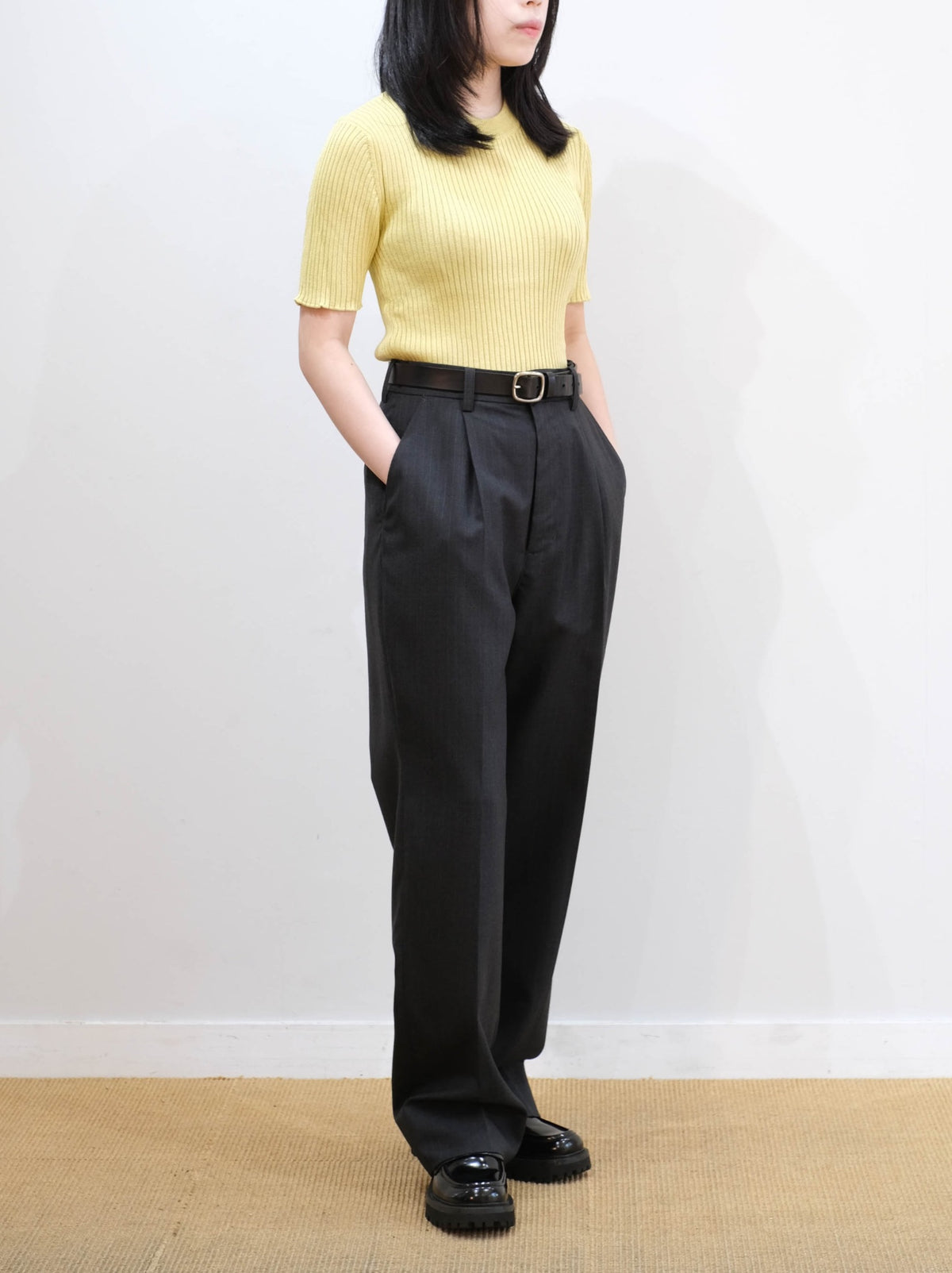 Model 160cm size S color YELLOW着用