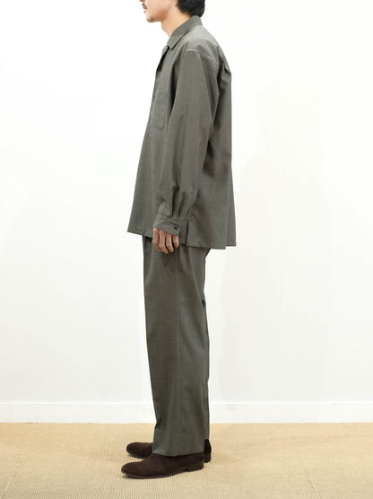 Model 175cm size L color GREIGE着用