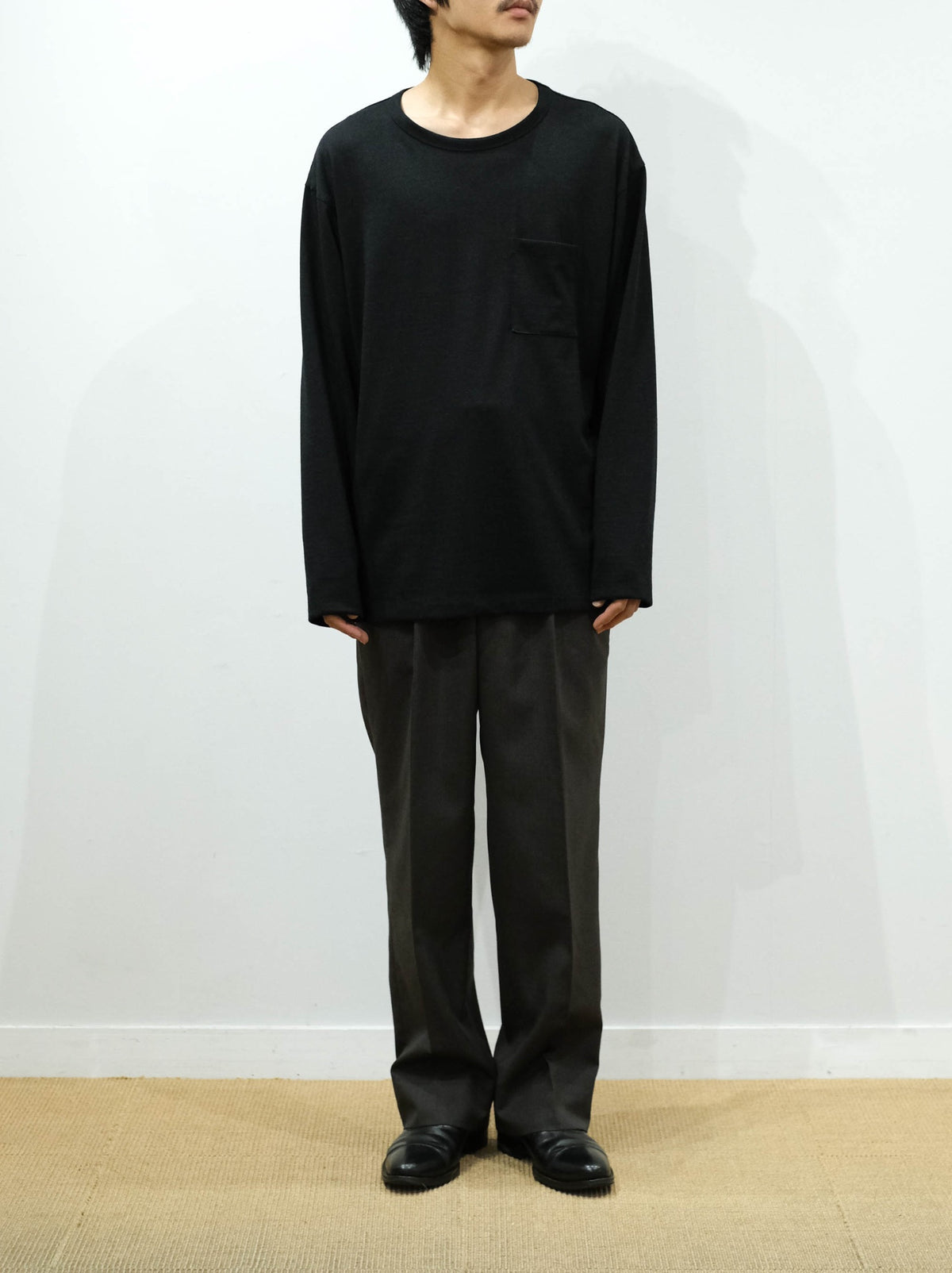 Model 175cm size L color TOP BLACK着用