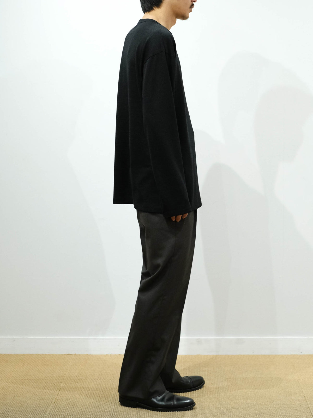 Model 175cm size L color TOP BLACK着用
