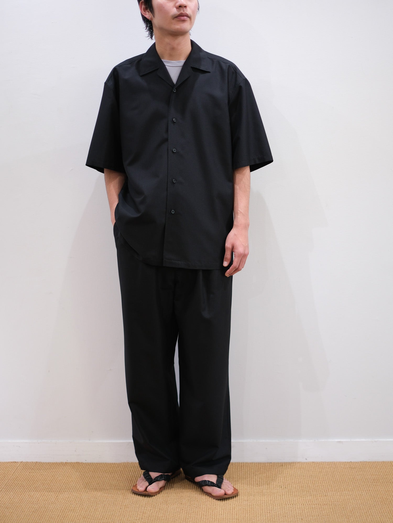 Model 175cm size L color BLACK着用