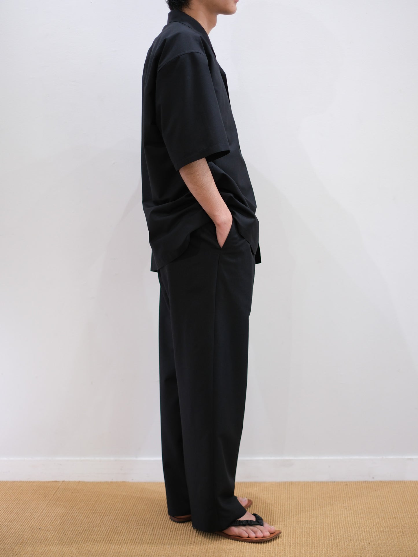 Model 175cm size L color BLACK着用