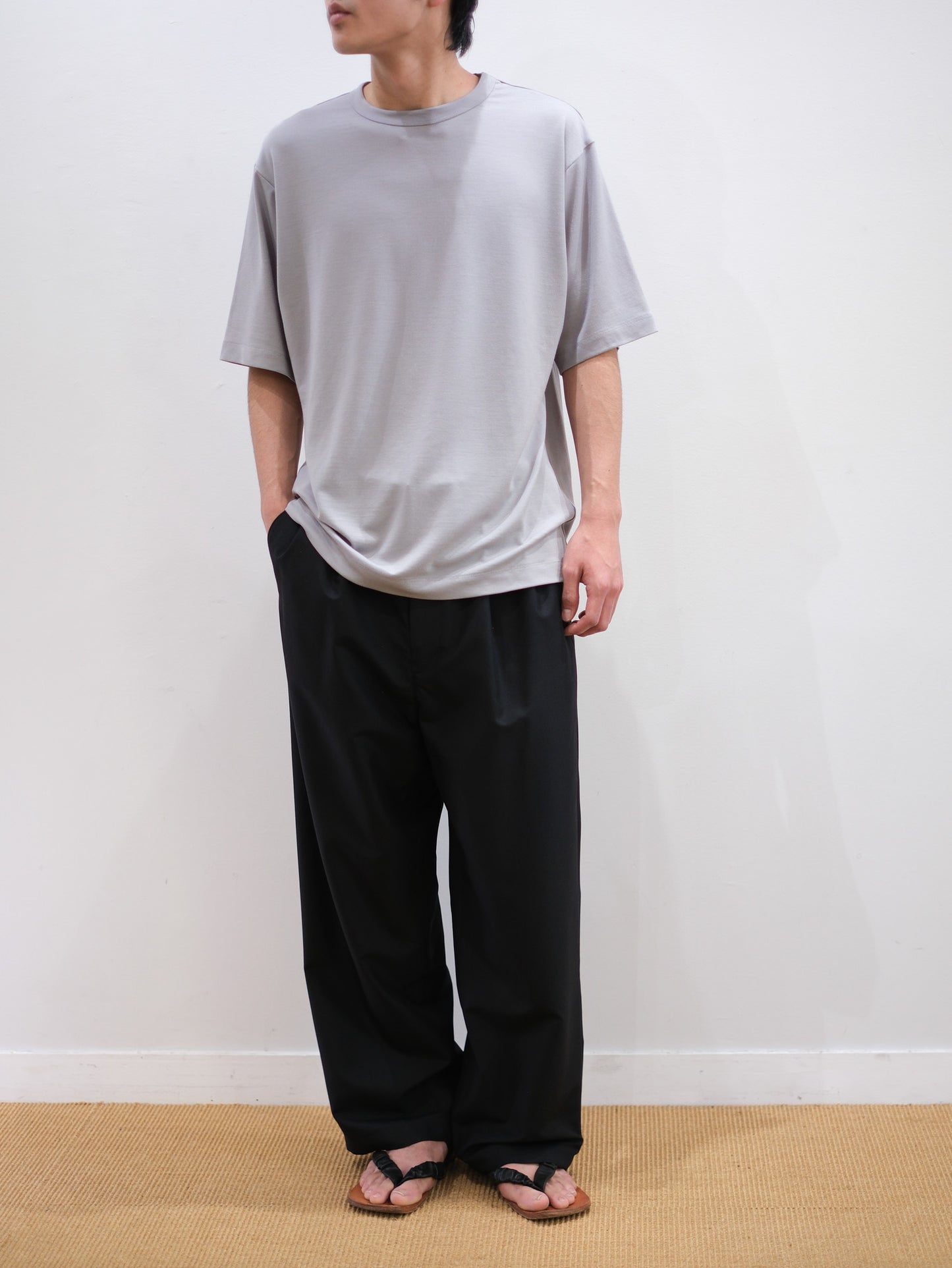 Model 175cm size L color MIST着用