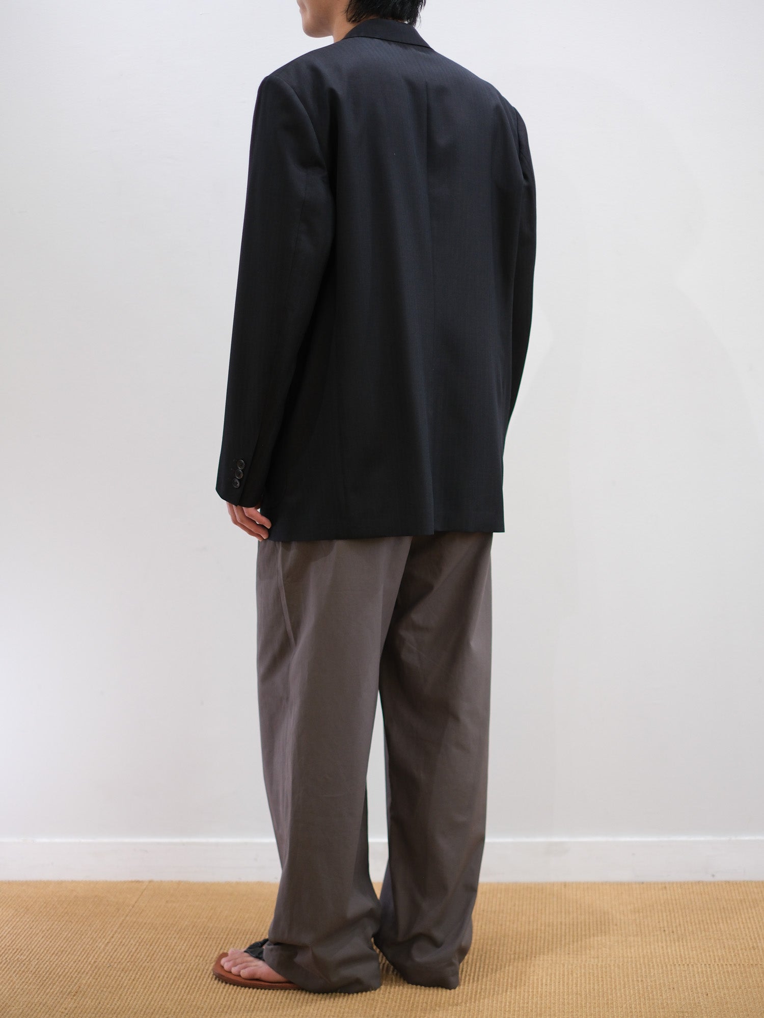 Model 175cm size L color BLACK BROWN着用