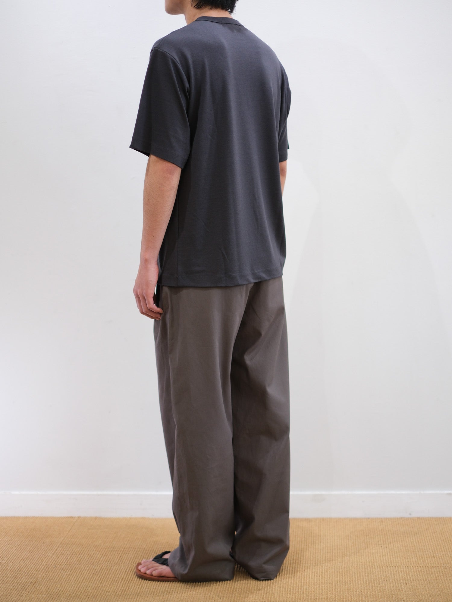 Model 175cm size L color CHARCOAL着用