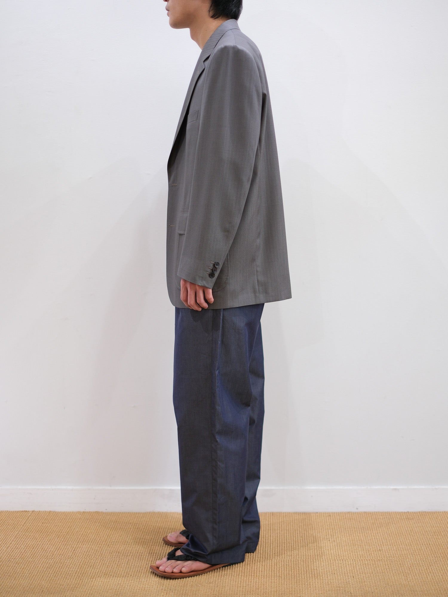 Model 175cm size L color GRAY着用