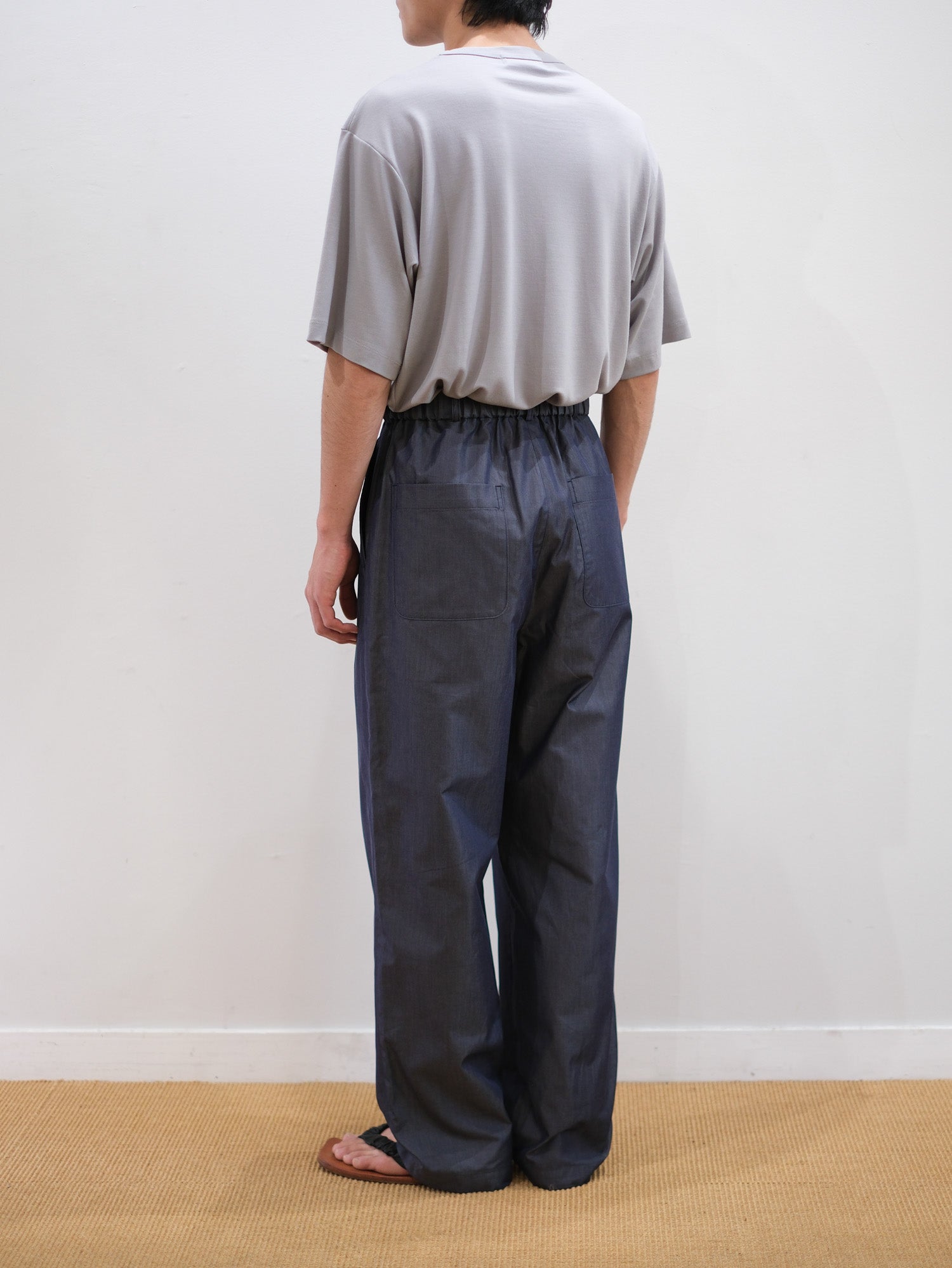 Model 175cm size L color MIST着用