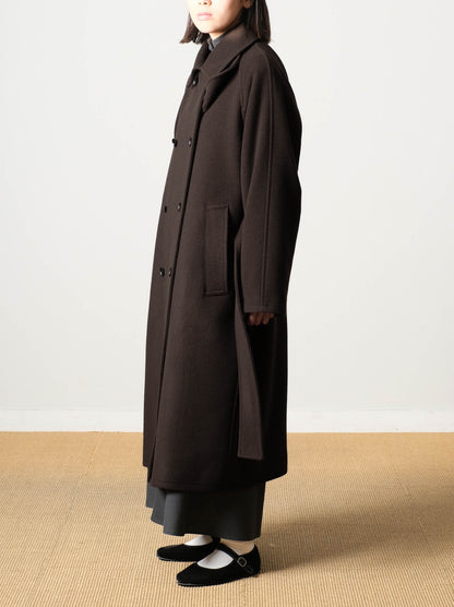 Model 159cm size M color DARK UMBER着用
