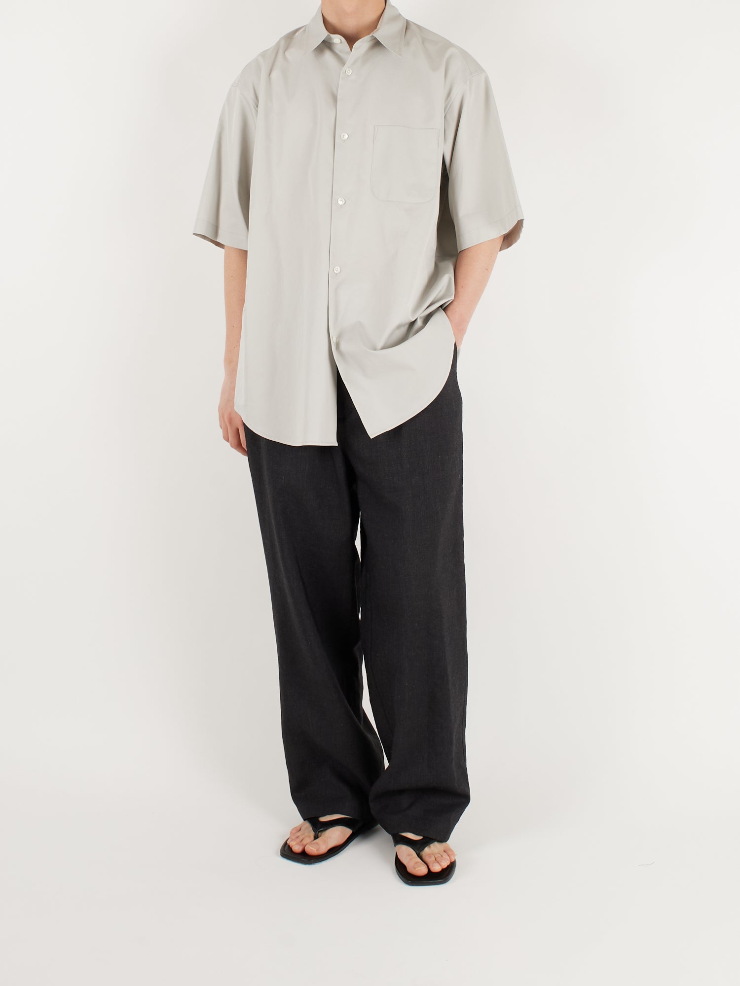 Model 176cm/62kg size L color CLOUD GRAY着用