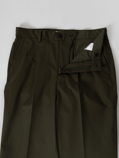 FINX COTTON GABARGINE PANTS｜KHAKI