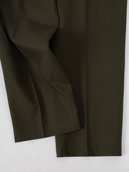 FINX COTTON GABARGINE PANTS｜KHAKI